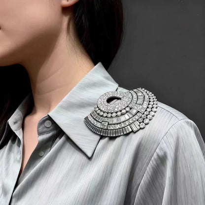 New Exquisite High-end Full Rhinestone Fan-shaped Collar Clip Brooches for Women Men Personality Luxury Corsage Jewelry Gifts