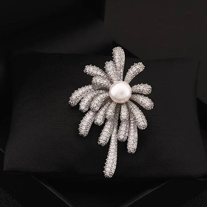 Luxury Firework Shape Full Rhinestone Brooch For Women Shiny Cubic Zirconia Starburst Pin Elegant Suit Coat Dress Accessory Gift