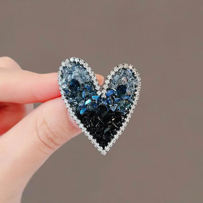 Crystal Heart Brooches Pins For Women Light Luxury Sparkling Love Brooch Sweater Coat Decoration Accessories Gifts