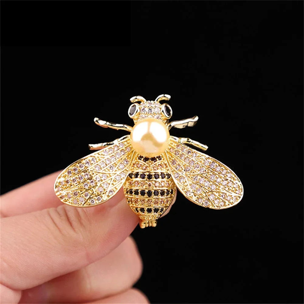 High-end Green Crystal Bee Brooches Laday Luxury Rhinestone Insect Collar Pins Hat Shawl Scarf Decor Fashion Jewelry Gifts