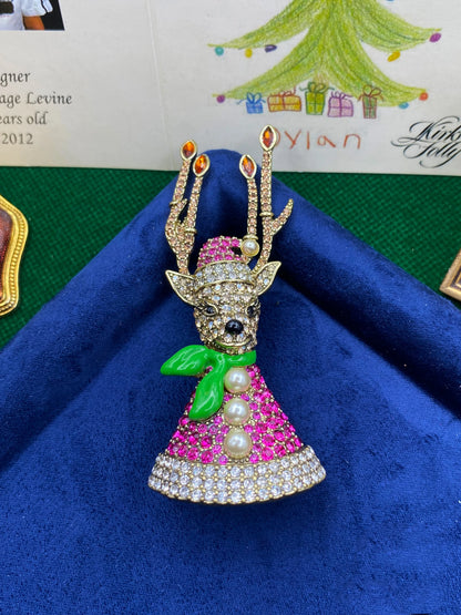 Classic Baroque Style Heavy Industry Crystal Castal Castle Carriage Brooch For Women Vintage Rhinesone Clock Pin Badges