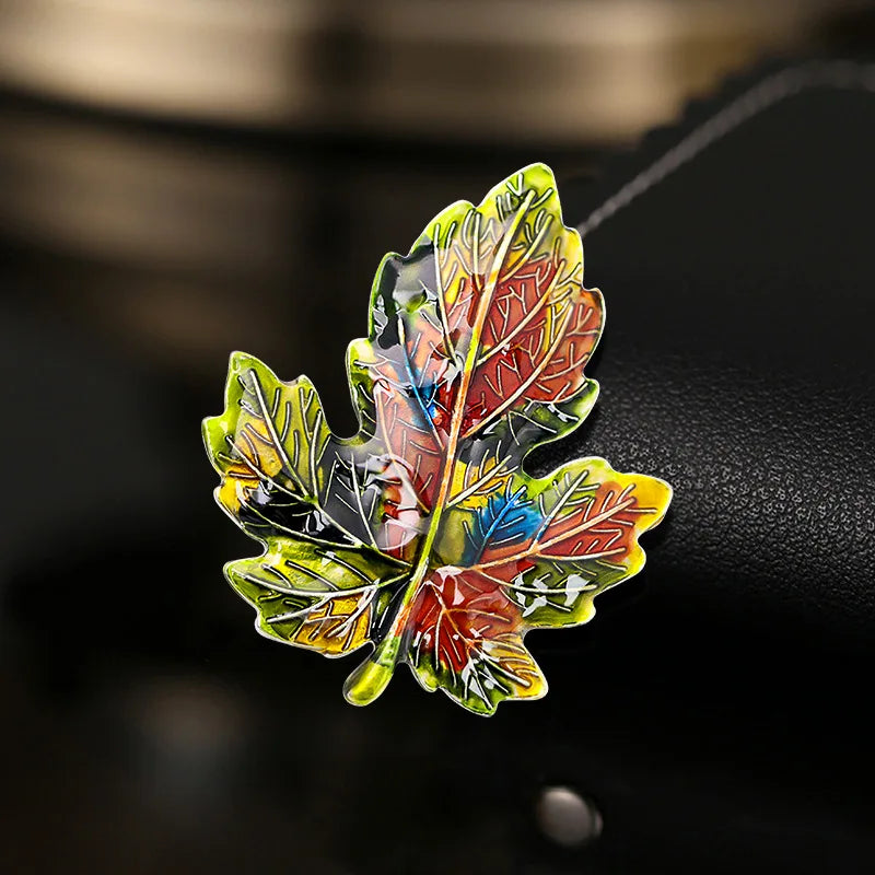 Vintage Maple Leaf Brooches Metal Women Girls Charm Exquisite Collar Lapel Brooch Pins Fashion Jewelry Party Garment Accessories