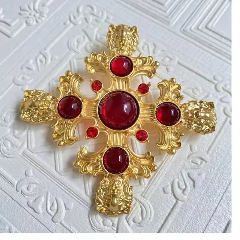 Luxury Vintage Court Cross Brooch Baroque Openwork Shiny Crystal Pearl Pin Men's and Women's Metal Enamel Jewelry Gifts