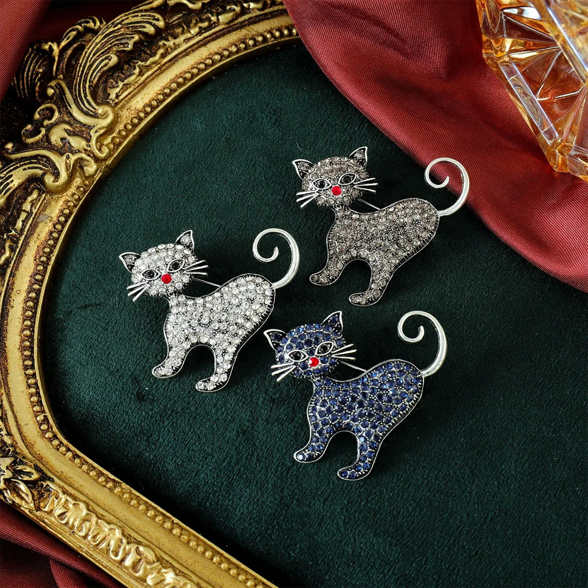 Women Men Fashion Creative Exquisite Cute Cat Crystal Pin Lovely Kitten Rhinestone Delicate Kitten Enamel Brooch Badges