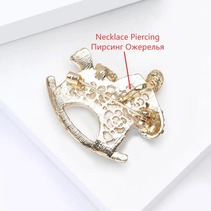 Beaut&Berry Classic Wooden Horse Brooches for Women Unisex Animal Pins Casual Party Jewelry Accessories Gifts Decoration