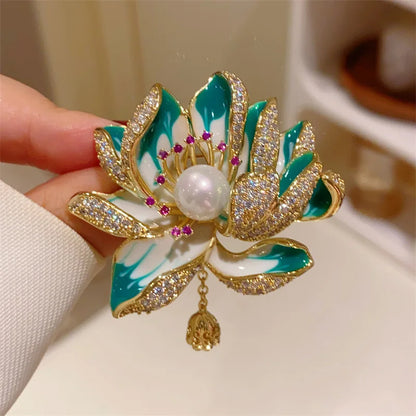 Women's Retro Chinese Style Green Enamel Lotus Flower Brooch Banquet Party Elegant Light Luxury Suit Jacket Pin Corsage