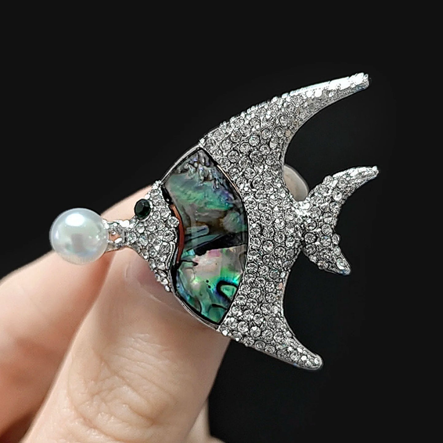 Beaut&Berry Classic Abalone Shell Fish Brooches for Women Unisex Animal Pins Casual Party Jewelry Accessories Gifts Decoration