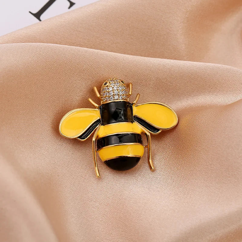 SKEDS Luxury Vintage Women Crystal Cute Enamel Bee Brooches Pins Baroque Pearl Insect Jewelry Brooch For Lady Badges Lapel Pins