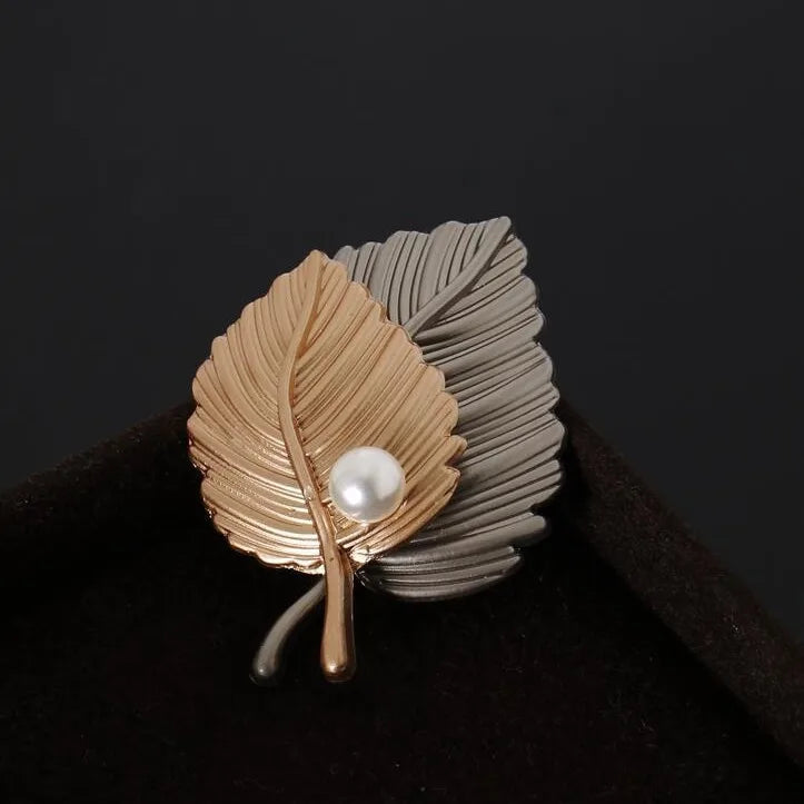 Vintage Maple Leaf Brooches Metal Women Girls Charm Exquisite Collar Lapel Brooch Pins Fashion Jewelry Party Garment Accessories