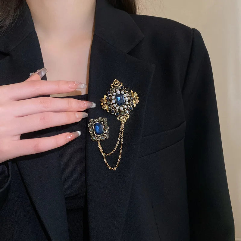 Studded Pearl Shaped Square Brooch Women Palace Style Retro Design Sense Suit Pin Niche Fashion Accessories for Lady Gift