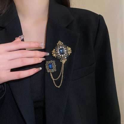 Studded Pearl Shaped Square Brooch Women Palace Style Retro Design Sense Suit Pin Niche Fashion Accessories for Lady Gift