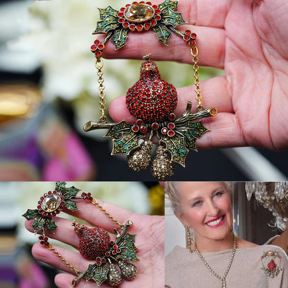 Classic Baroque Style Heavy Industry Crystal Castal Castle Carriage Brooch For Women Vintage Rhinesone Clock Pin Badges