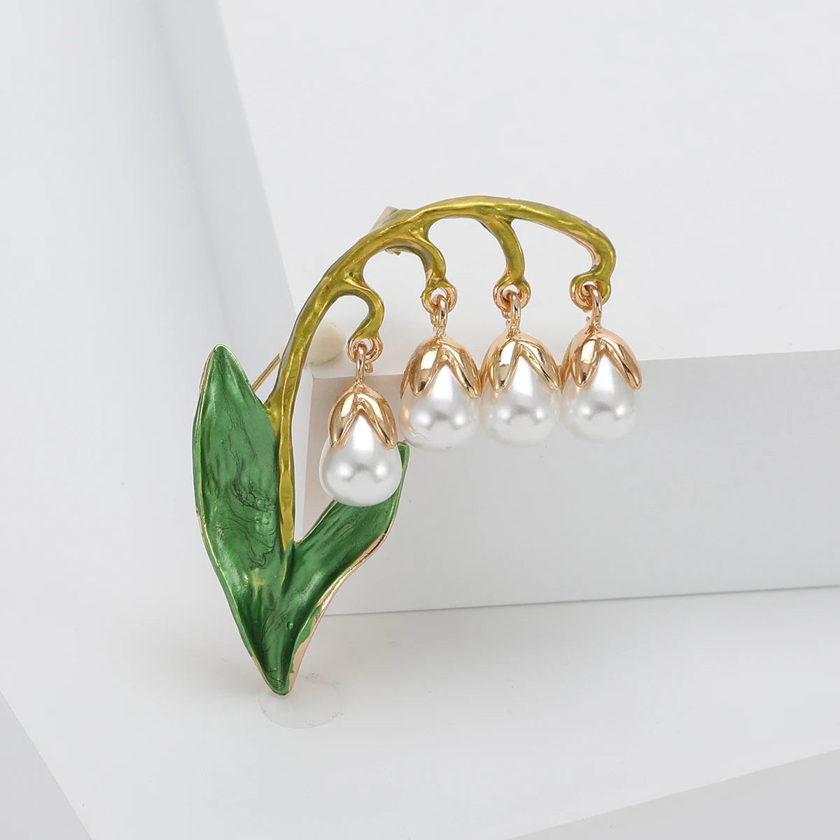 Pearl Lily of the Valley Flower Brooches for Women Enamel Berry Pin Plant Lapel Pins Office Party Funny Friend Gifts Accessories