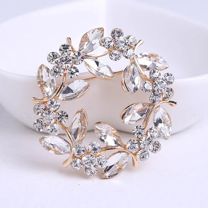 SKEDS High-end Women  Exquisite Crystal Flower Badges Pin Fashion Creative Luxury Rhinestone Shining Brooch Corsages