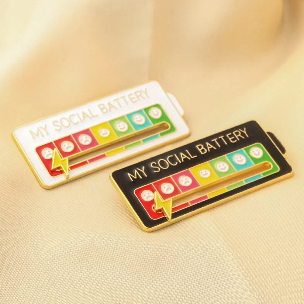 My Social Power Battery Brooch Social Power Enamel Badge Transform Mood Energy Brooche Alloy Badge Gift Brooches for Women Pin