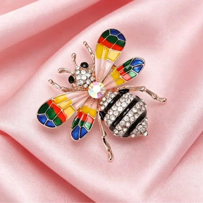 Classic Luxury Bee Crystal Brooch for Women Men Rhinesotne Enamel Pins Insect Badges Suit Coat Jewelry Gift
