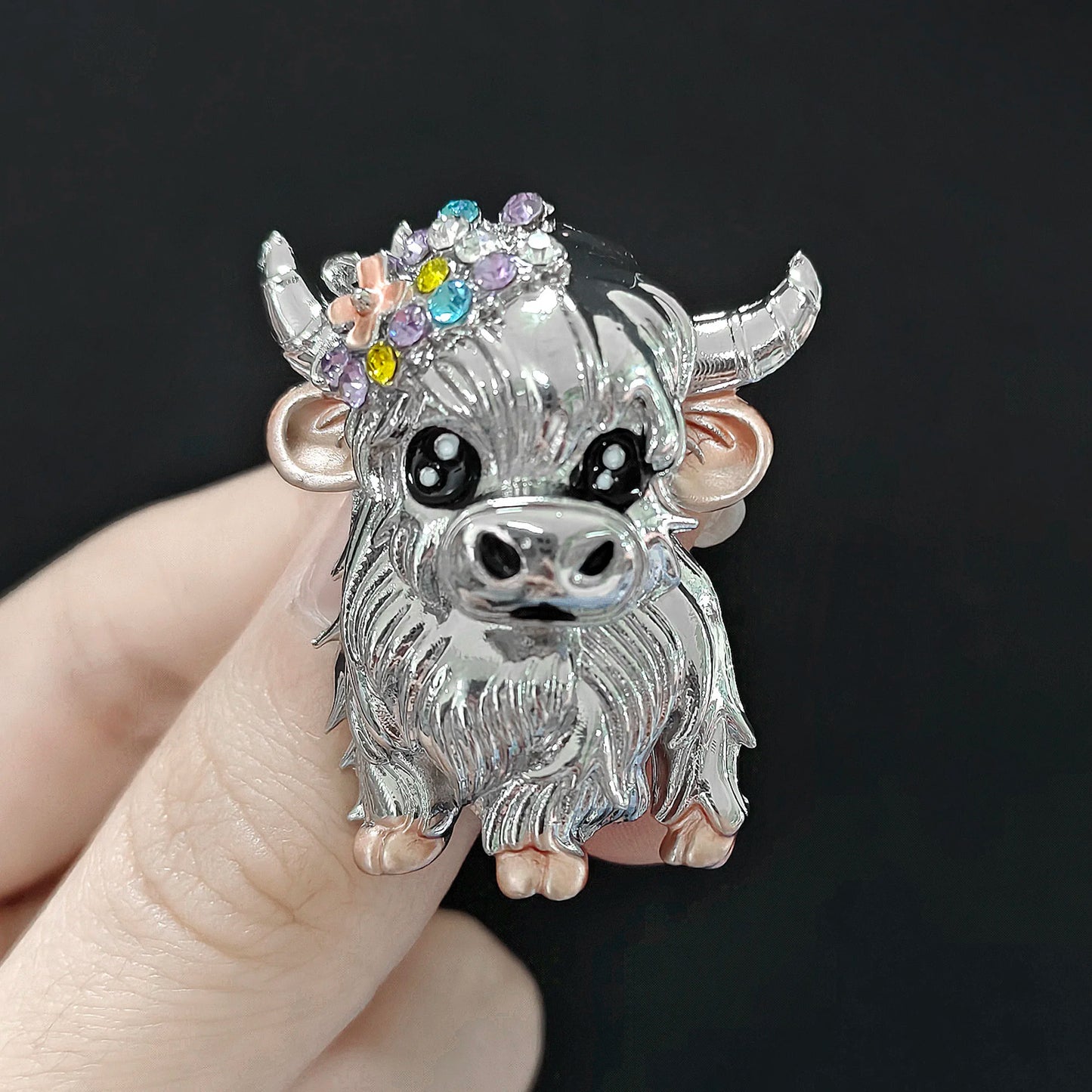 Beaut&Berry Cute Enamel Cattle Brooches for Women Unisex Animal Pins Casual Party Jewelry Accessories Gifts Decoration