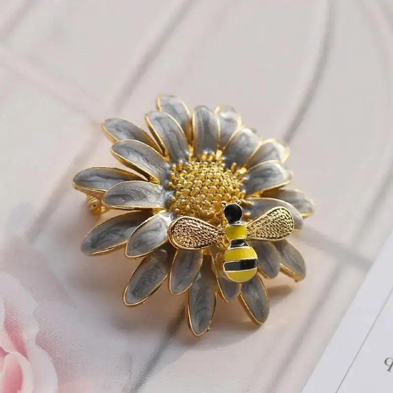 SHMIK High-end Women Girls Fashion Elegant Crystal Daisy Brooch Badges Fashion Exquistie Lady Wedding Party Pin Jewelry Buckles