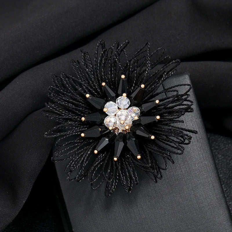 SKEDS 2022 Exquisite Luxury Women Rhinestone Flower Brooch Badges Pearl Crystal Plant Brooches High Quality Retro Pin For Lady