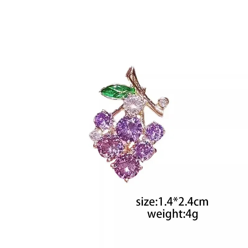 Lovely Grape Brooch for Men Women Exquisite Purple Green Grape Fruit Pins Trendy Accessories Party Summer Holiday Gift 2024