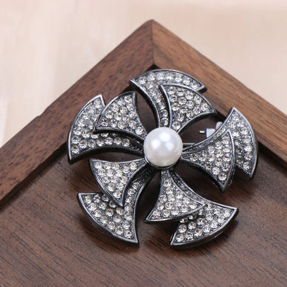 Baroque Luxury Floral Design Brooches for Men and Women, Jewelry, Fashion Accessories, Couple's Gifts, Holiday and Party Gifts