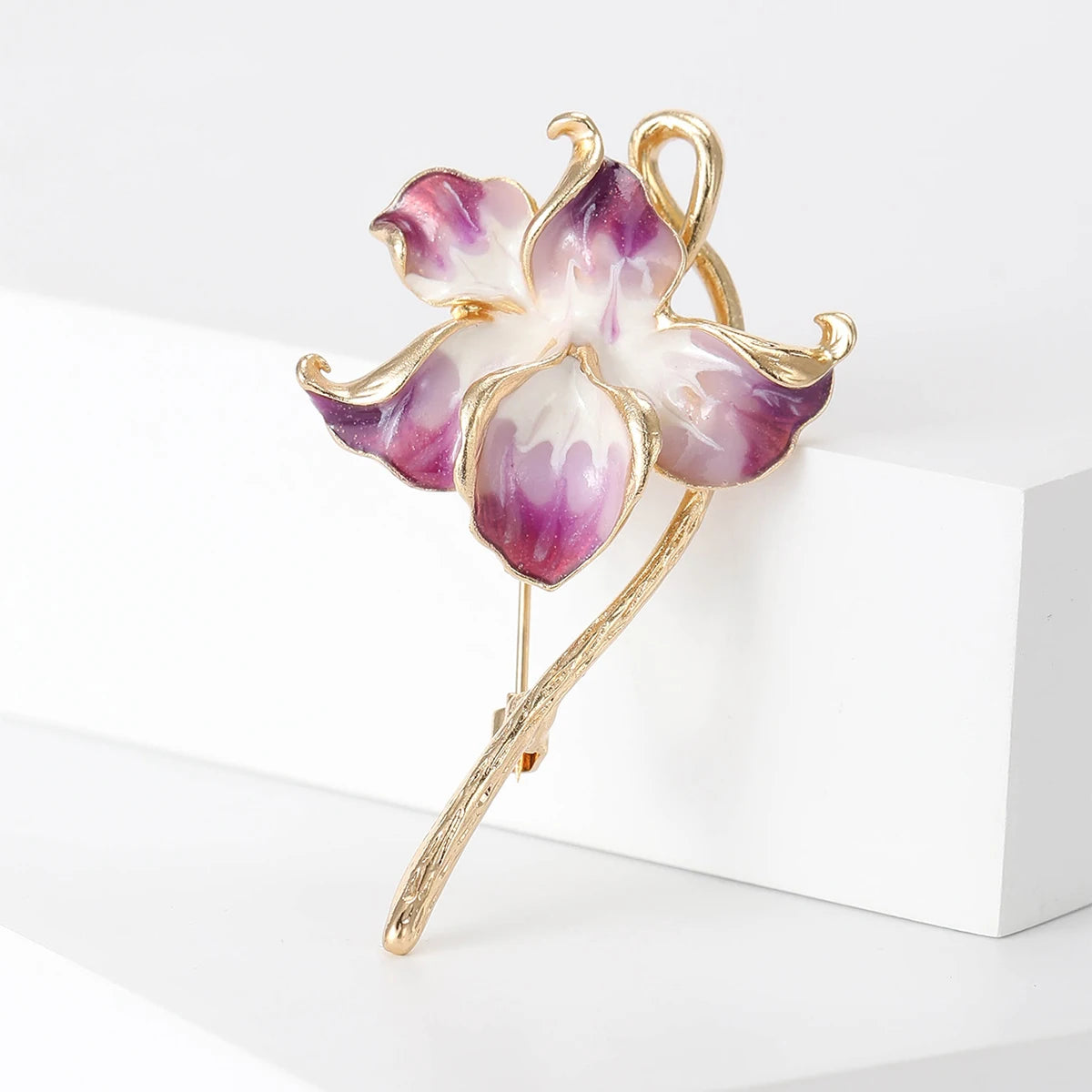 Luxury Pearl Enamel Flower Brooches for Women 4-color Botanical Pins Elegant Casual Accessories Perfect Gifts