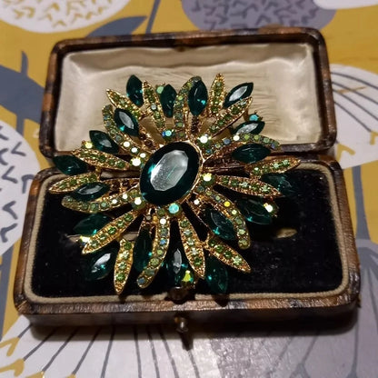 SKEDS Full Crystal Shining Boutique Flower Brooch Badges For Women Exaggerated Exquisite Decoration Pin Accessories
