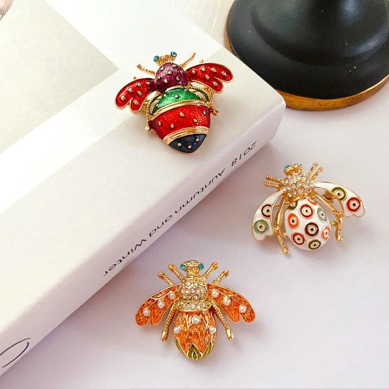 SKEDS Luxury Vintage Women Crystal Cute Enamel Bee Brooches Pins Baroque Pearl Insect Jewelry Brooch For Lady Badges Lapel Pins