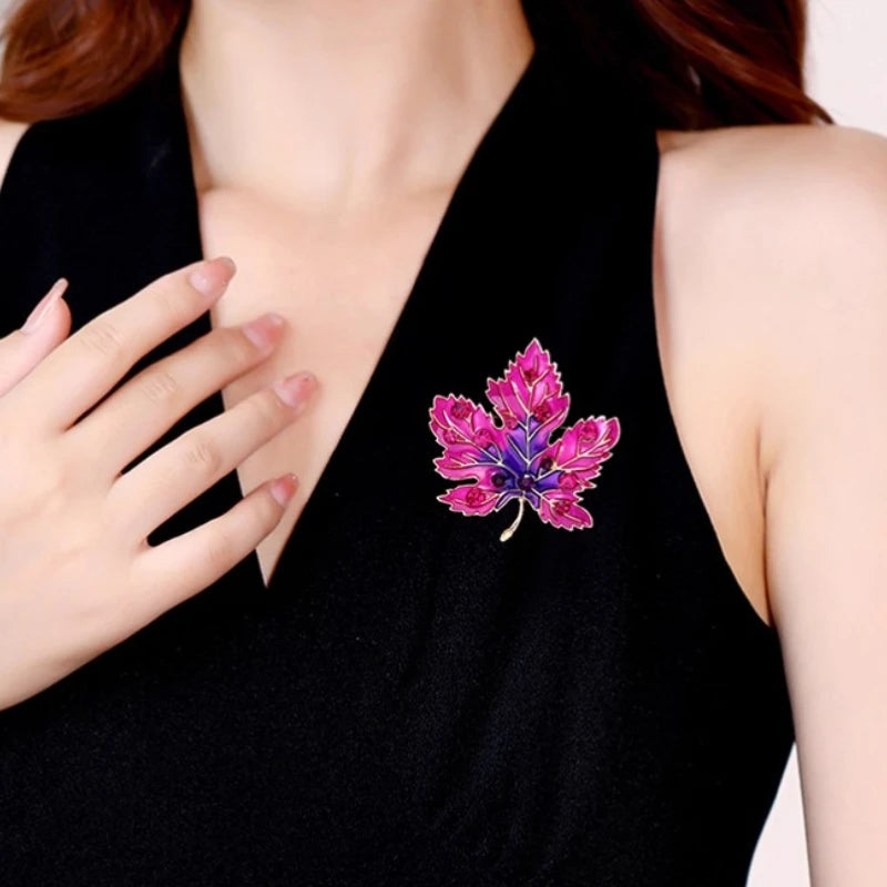 Exquisite Crystal Enamel Maple Leaf Brooch Pin for Women Plant Corsage Badge Wedding Jewelry Gifts
