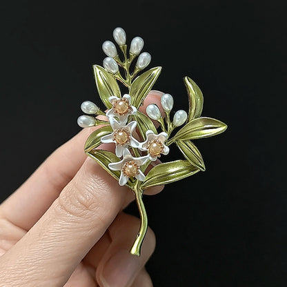Beaut&Berry Luxury Enamel Jasmine Brooches for Women Unisex Plant Pins Casual Party Jewelry Accessories Gifts Decoration
