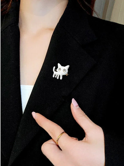 Cute Enamel Cat Brooches for Women Animal Lapel Pins Party Backpack Jewelry Accessories Gifts