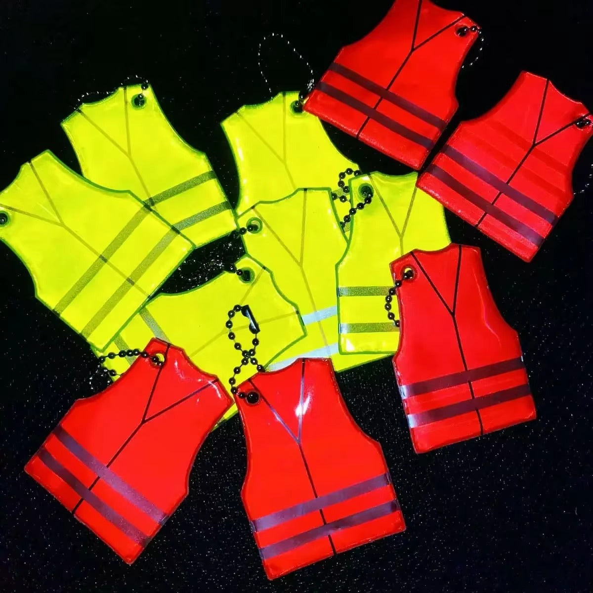 10pcs Portable Safety Reflective Pendants Safety Clothing Modeling Reflective Keychain Backpack Decoration Accessories Gifts